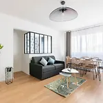 Beautiful Apartment With Balcony And View On The Quays Bassin La Villette D