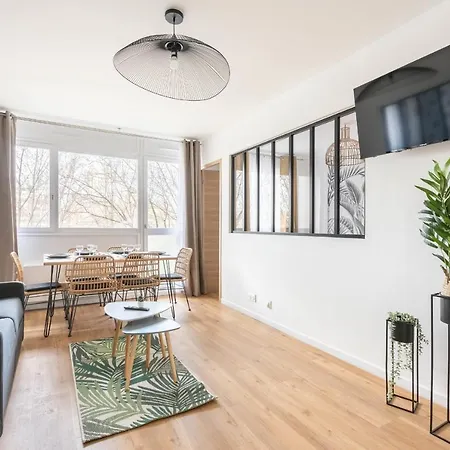 Beautiful With Balcony And View On The Quays Bassin La Villette D *
