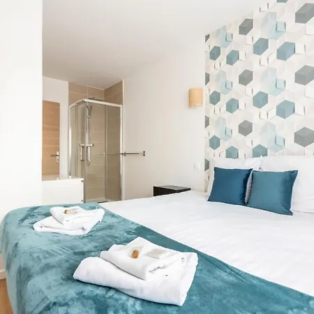 Beautiful With Balcony And View On The Quays Bassin La Villette D Appartamento *